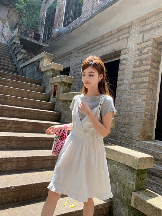 Gray short-sleeved T-shirt + bowknot girlish dress