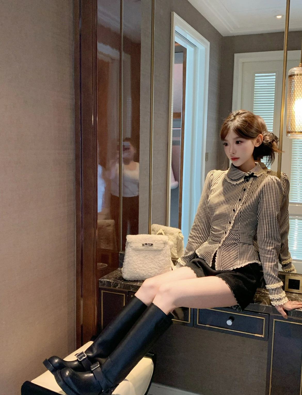 Black and white plaid irregular collar shirt with adjustable waist