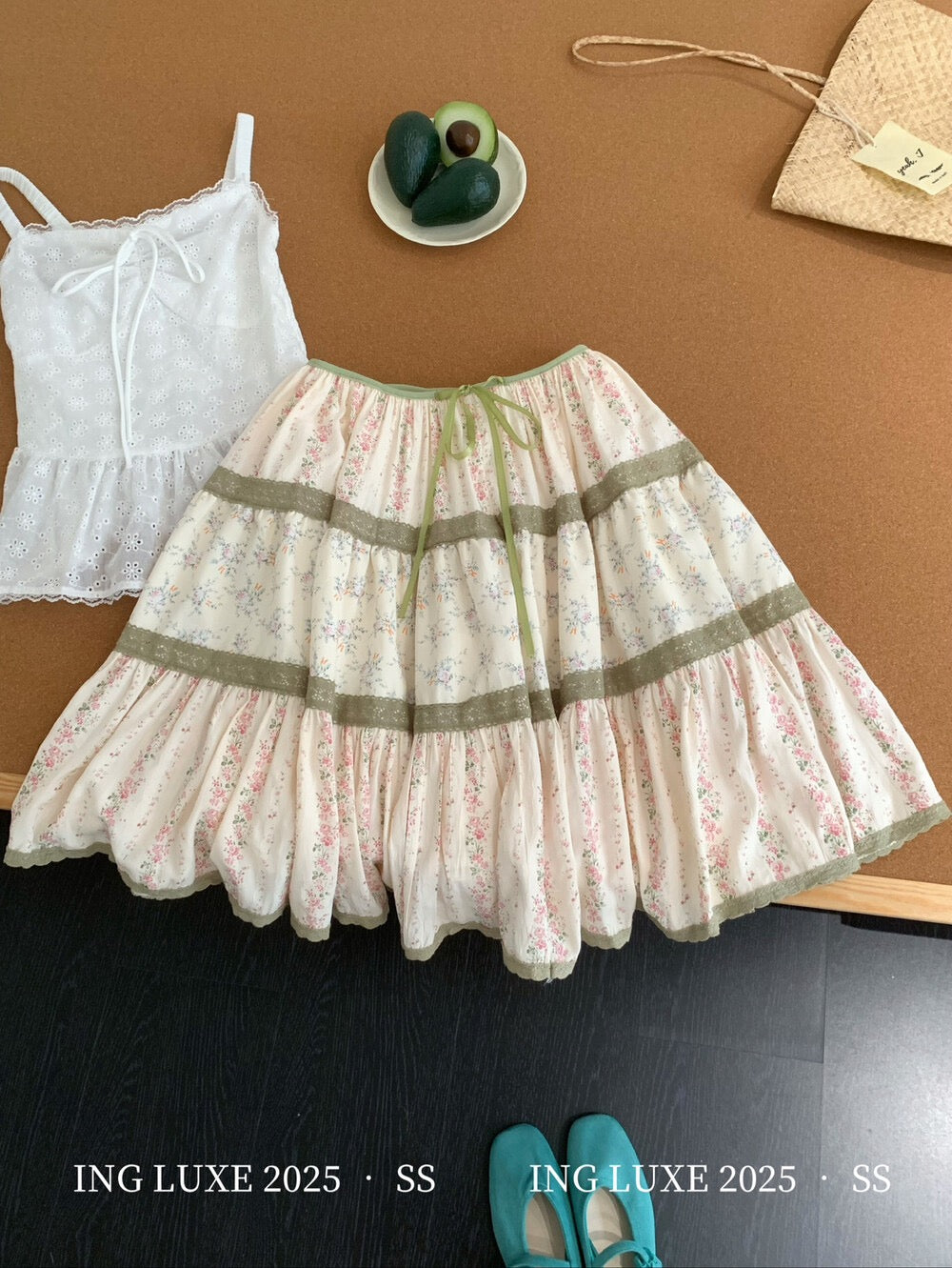 Floral lace panel skirt