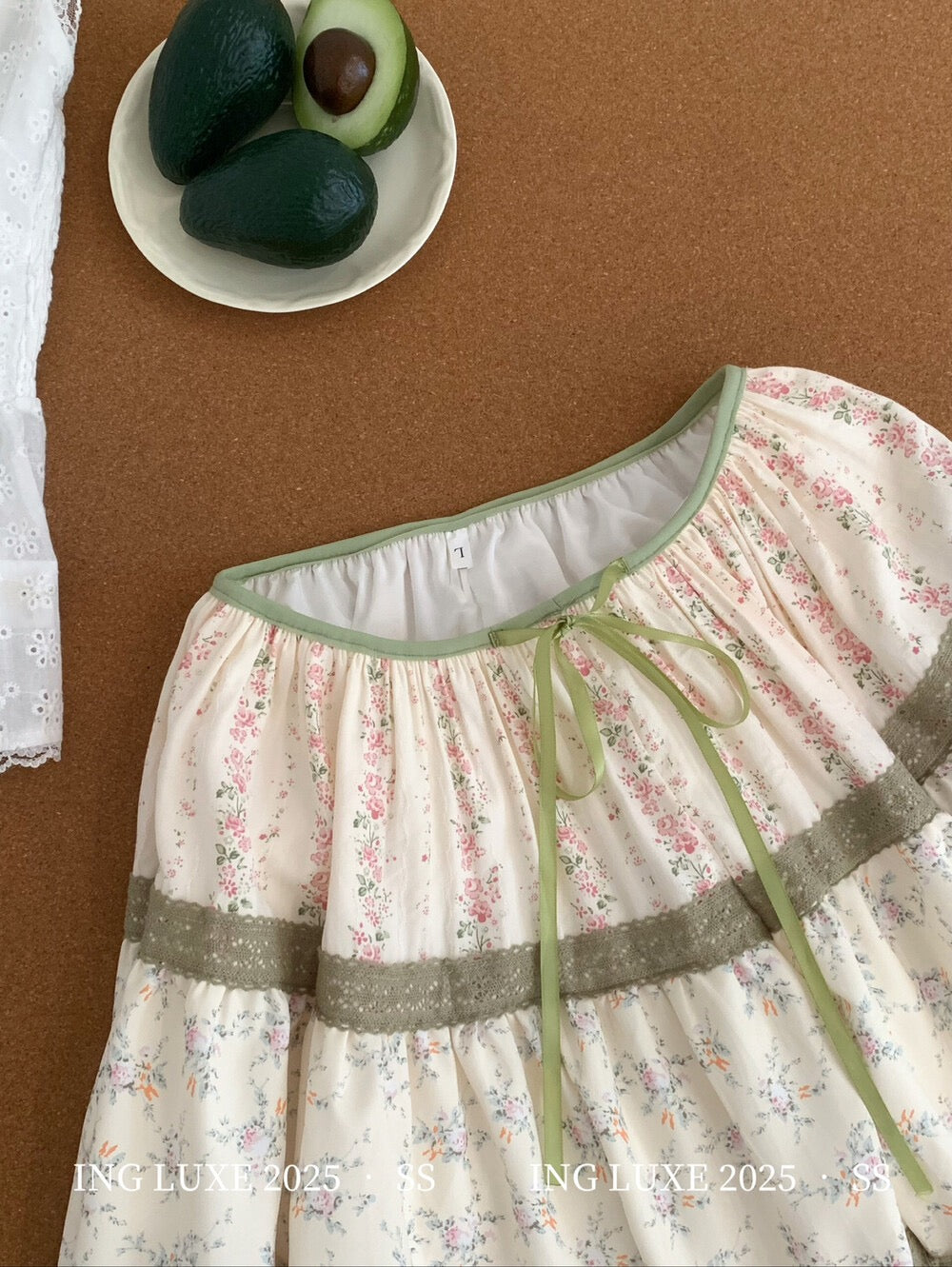 Floral lace panel skirt